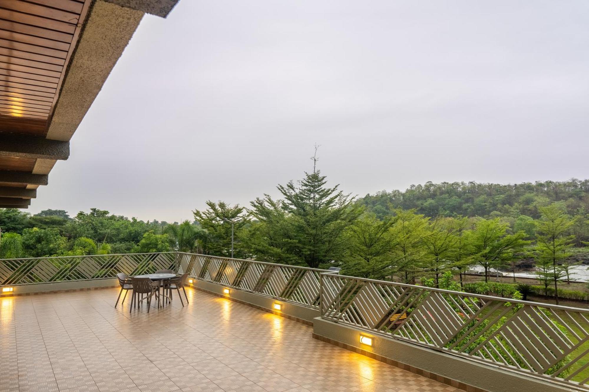 Saffronstays Siesta By The River Murbād Kültér fotó